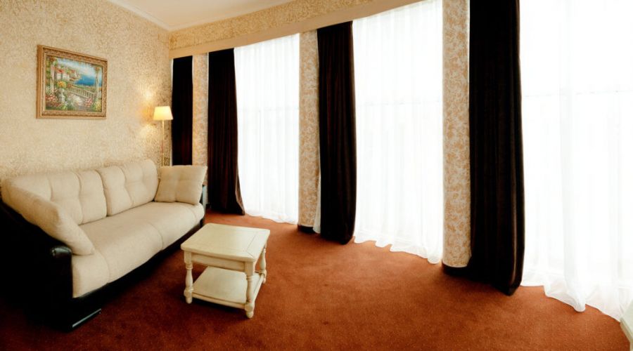 Сьют 2-местный 2-комнатный в Главном корпусе