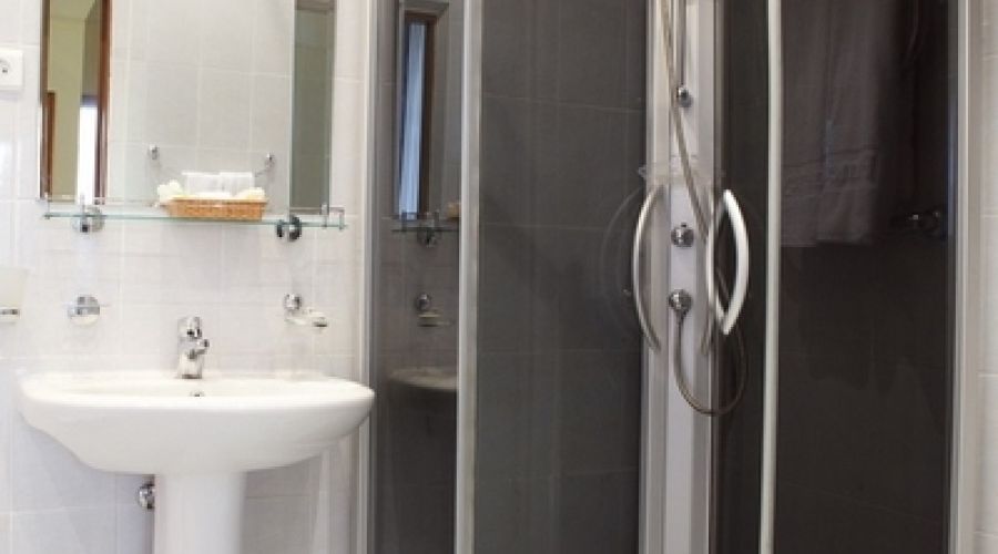 Стандарт+ 2-местный 1-комнатный  в Коттедже с французской кроватью, мансардный  без балкона