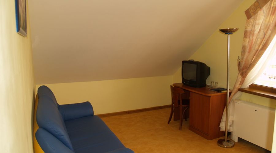 Стандарт+ 2-местный 1-комнатный  в Коттедже с французской кроватью, мансардный  без балкона