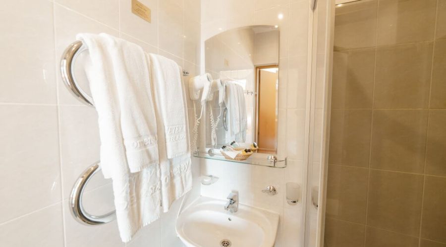 Стандарт+ 2-местный 1-комнатный  в Коттедже с французской кроватью, мансардный  без балкона