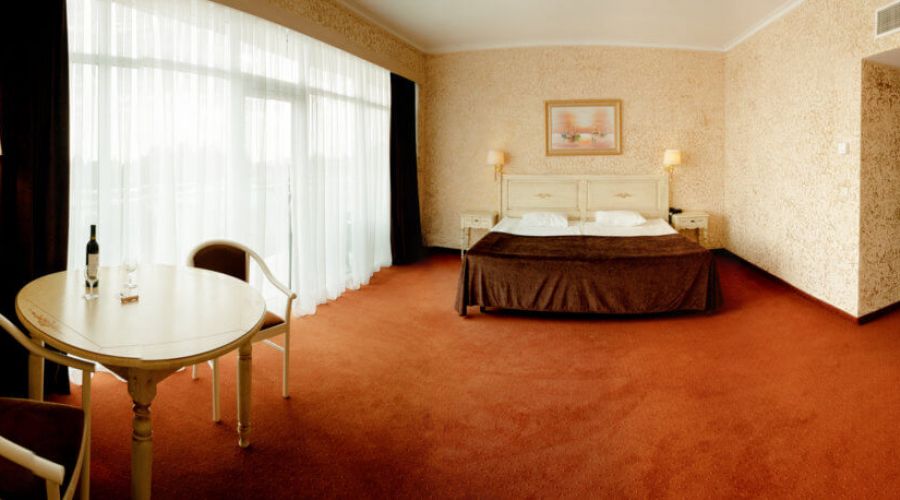 Сьют 2-местный 2-комнатный в Главном корпусе