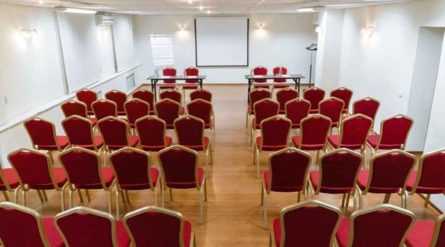 Средний конференц-зал