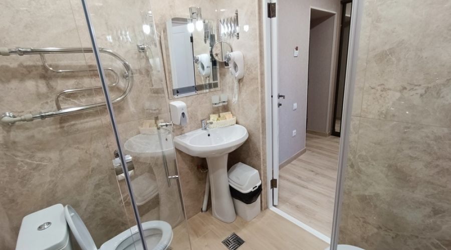 Люкс 2-местный 2-комнатный корпус 8 семейный (6,7 этаж)