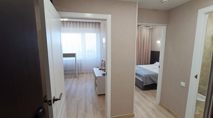 Люкс 2-местный 2-комнатный корпус 8 семейный (6,7 этаж)