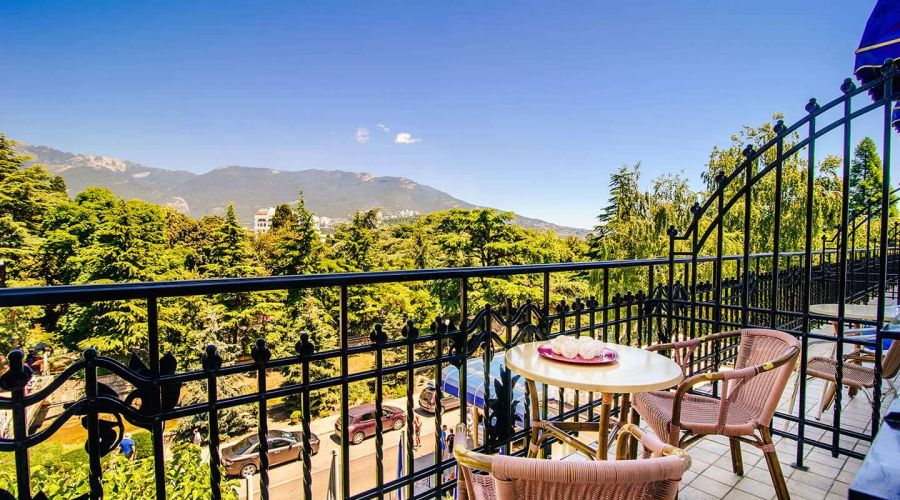 Люкс 2-местный с видом на горы