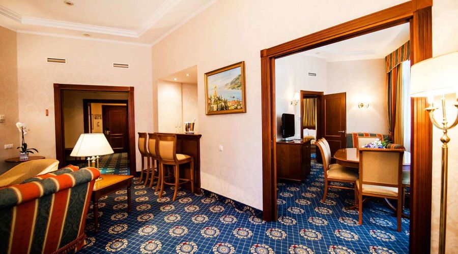 Апартаменты Айвазовский 3-комнатный 2-местный