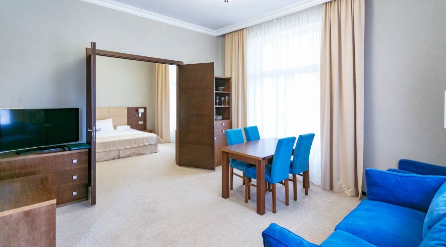 Люкс 2-местный 2-комнатный Салют