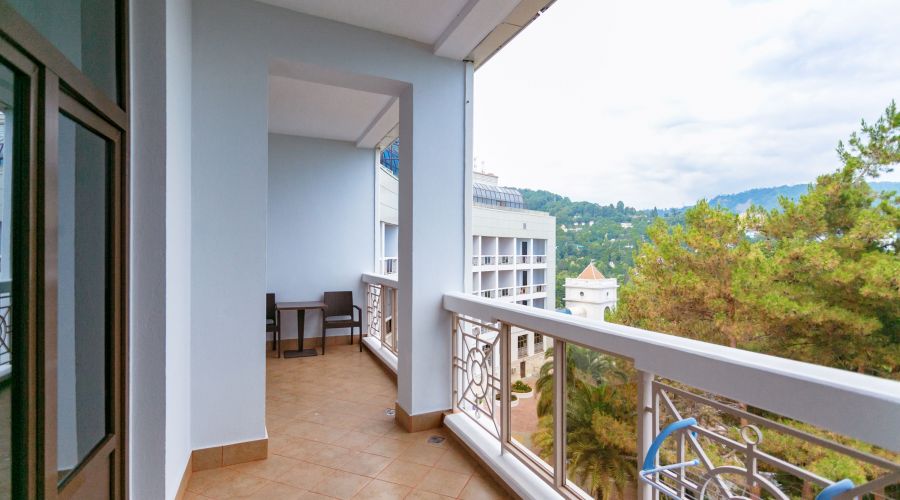 Апартаменты 2-местный 3-комнатный Салют 