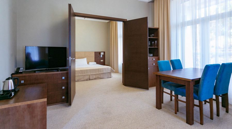 Люкс 2-местный 2-комнатный Салют