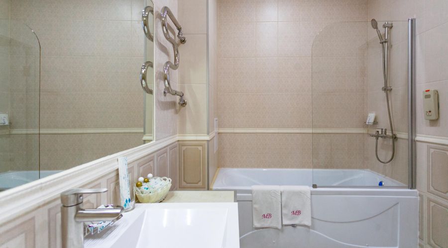 Апартаменты 2-местный 3-комнатный Салют 