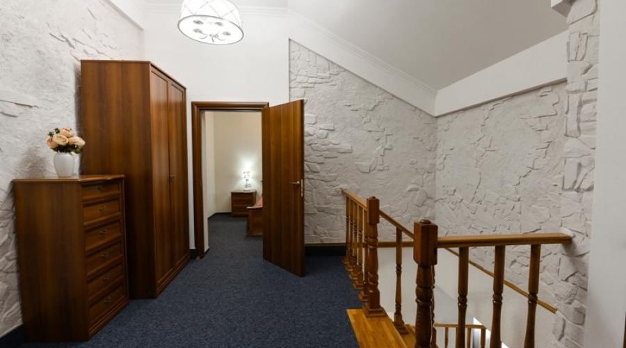 Сюит четырёхкомнатный двухэтажный