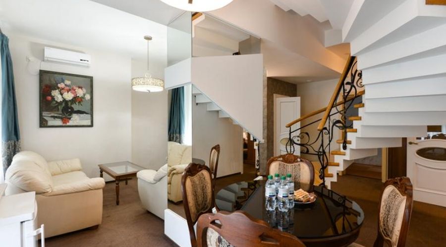 Сюит четырёхкомнатный двухэтажный