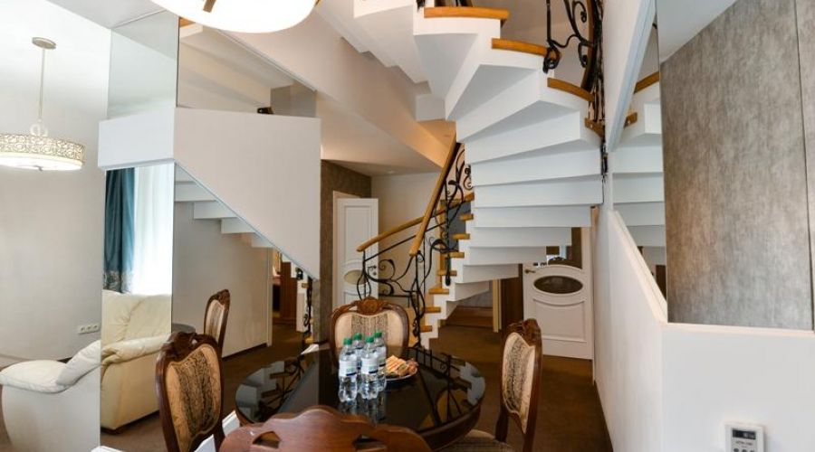 Сюит четырёхкомнатный двухэтажный