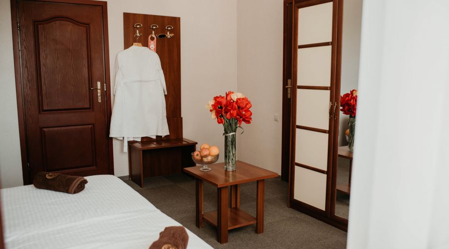 Стандартный 2-местный (вид на бассейн)