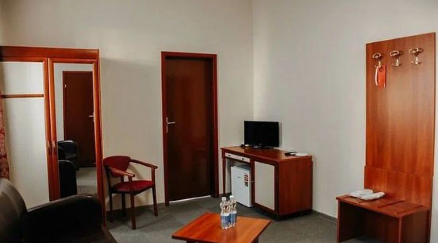 Джуниор сюит 2-местный 2комнатный невидовой