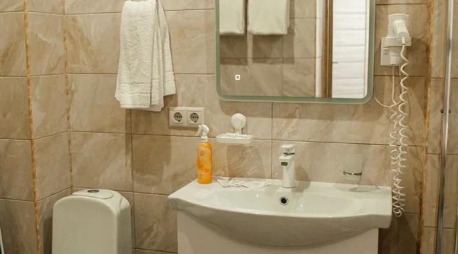 Люкс-Премиум 4-местный 3-комнатный (вид на бассейн)