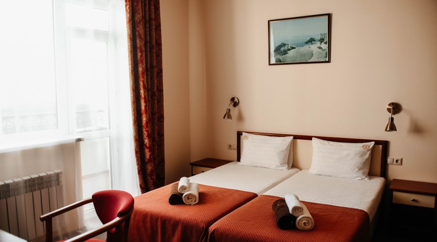 Стандартный 2-местный (вид на бассейн)