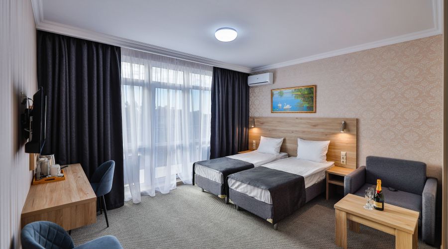 Улучшенный с большим балконом