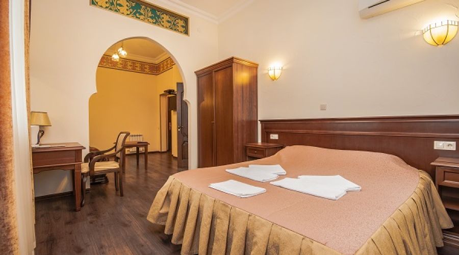 Люкс 3-местный Восточный с кухней