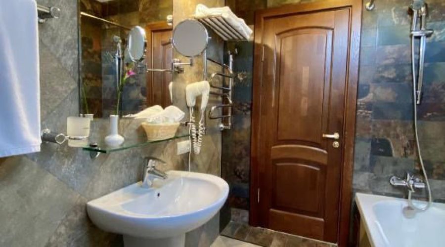 Полулюкс 3-местный без балкона