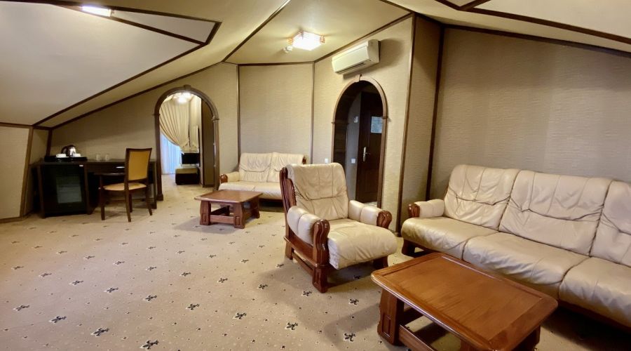 Полулюкс 2-местный,с балконом, мансарда