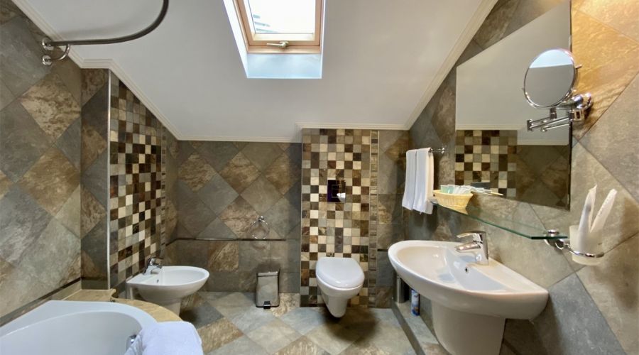 Полулюкс 2-местный,с балконом, мансарда