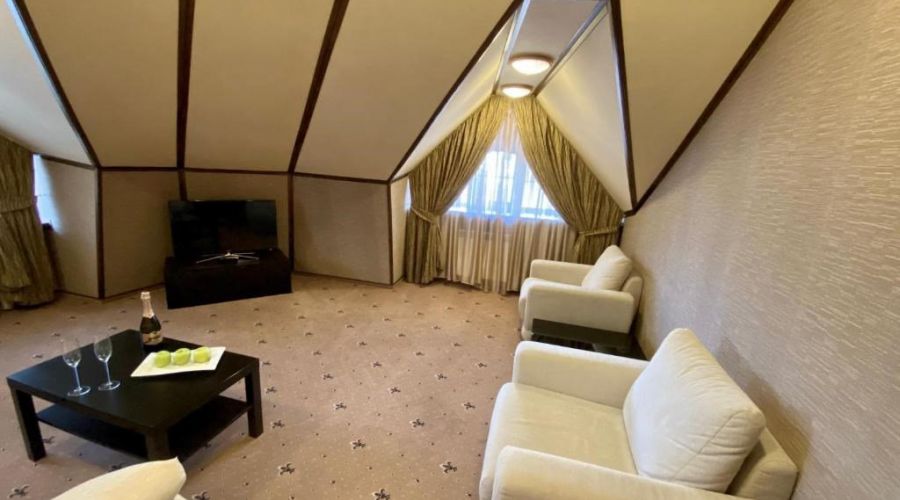 Полулюкс 3-местный без балкона