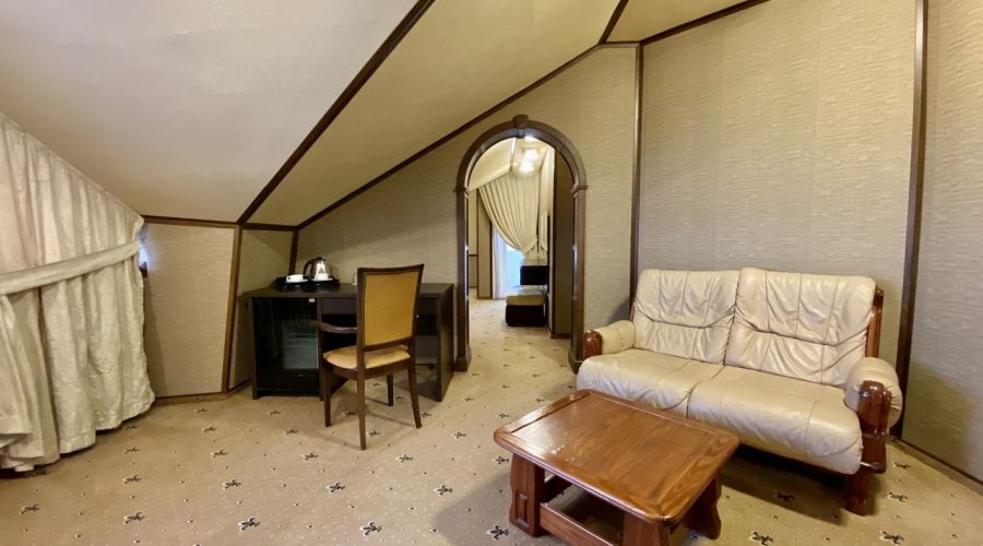 Полулюкс 2-местный,с балконом, мансарда