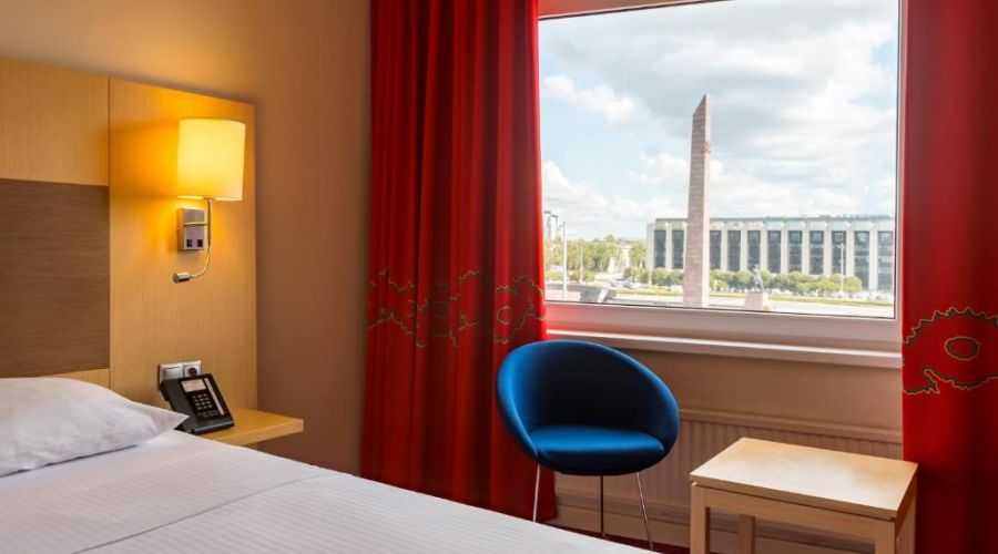 Стандартный 2-местный вид на площадь