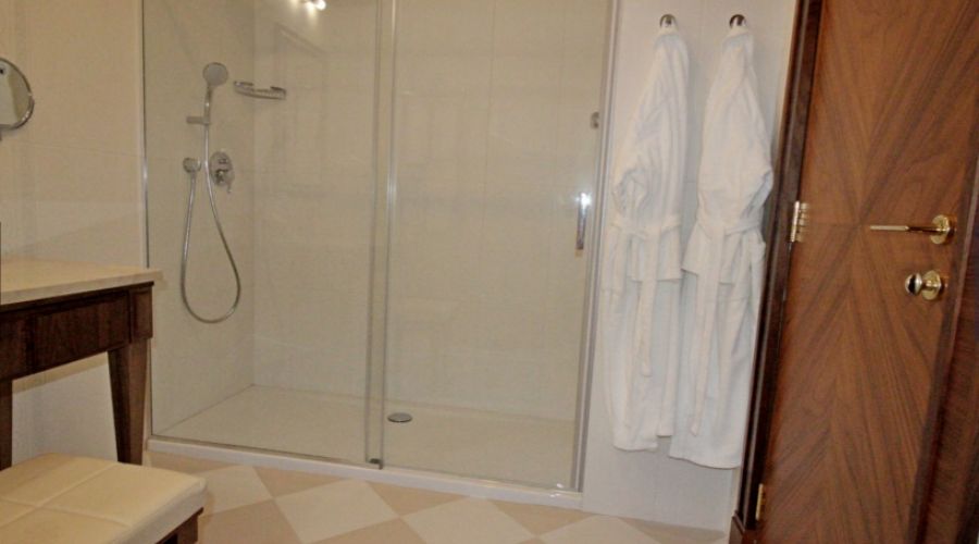 Улучшенный 1-местный улучшенный в корпусе "люкс"