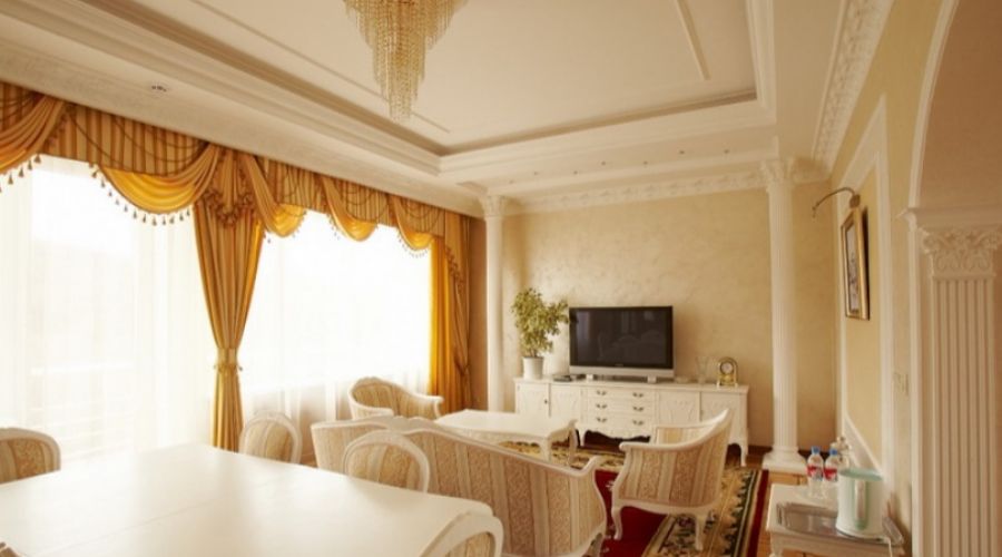 Сюит 2-местный 3-комнатный номер в центральном корпусе