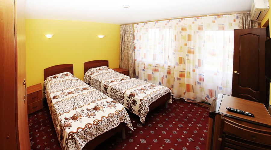 Стандарт с балконом 2-местный с двумя раздельными кроватями