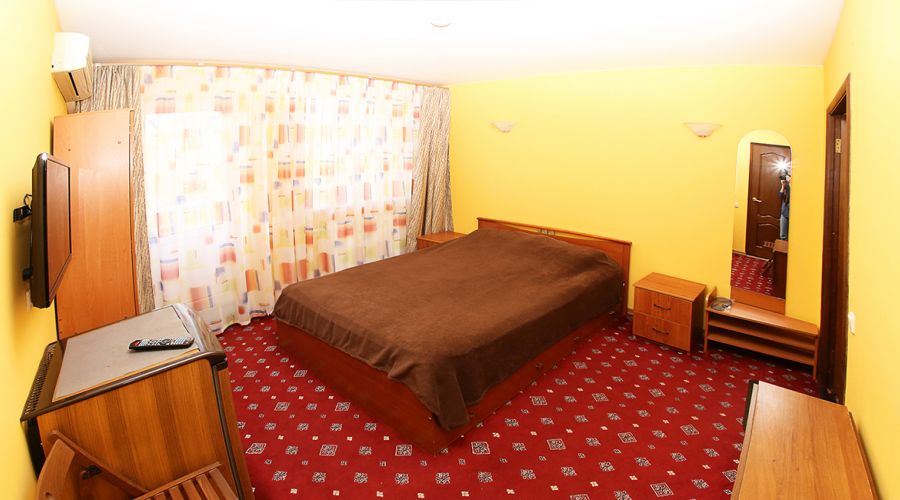 Стандарт с балконом 2-местный с 1 кроватью