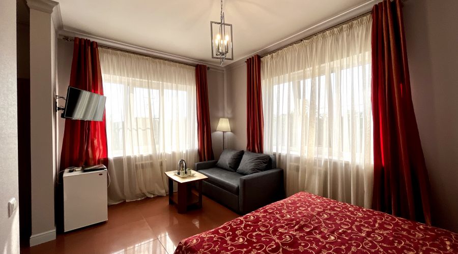 Стандарт 4-х местный с диваном