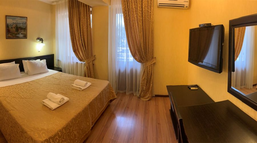 Номер 2-х местный с балконом и видом во двор