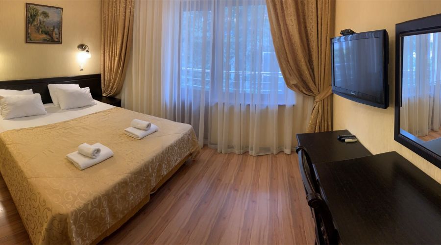 Номер 2-х местный с балконом и видом во двор