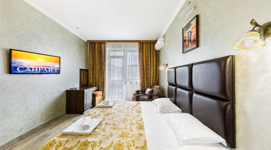 Полулюкс 2-местный с балконом