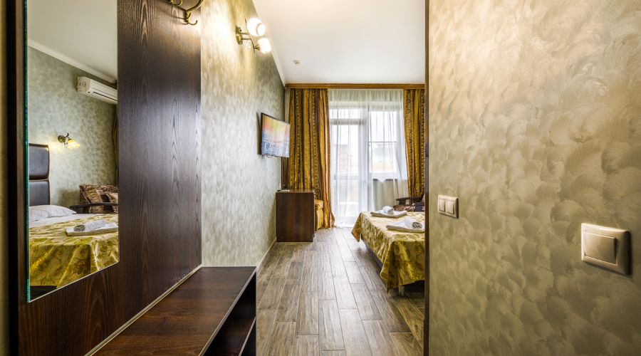 Полулюкс 2-местный с балконом