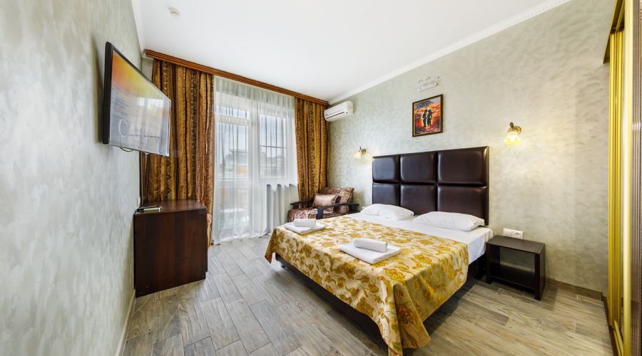 Полулюкс 2-местный с балконом