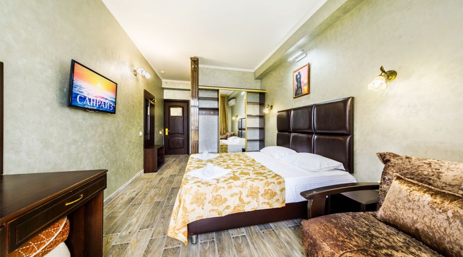 Полулюкс 2-местный с балконом