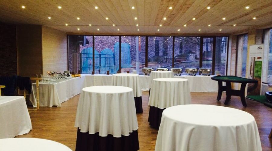 Стеклянный зал