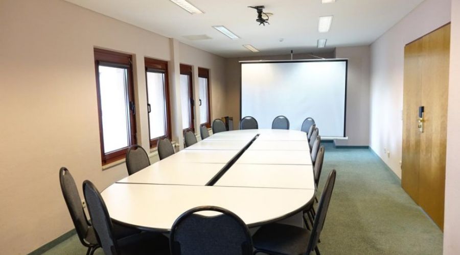 Конференц-зал