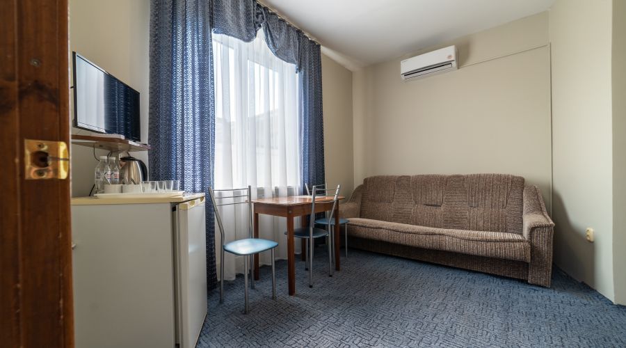 Семейный Семейный стандарт 2 комнатный с балконом