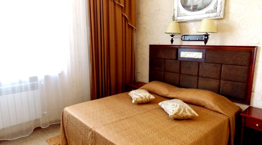 Люкс 4-местный 3-комнатный