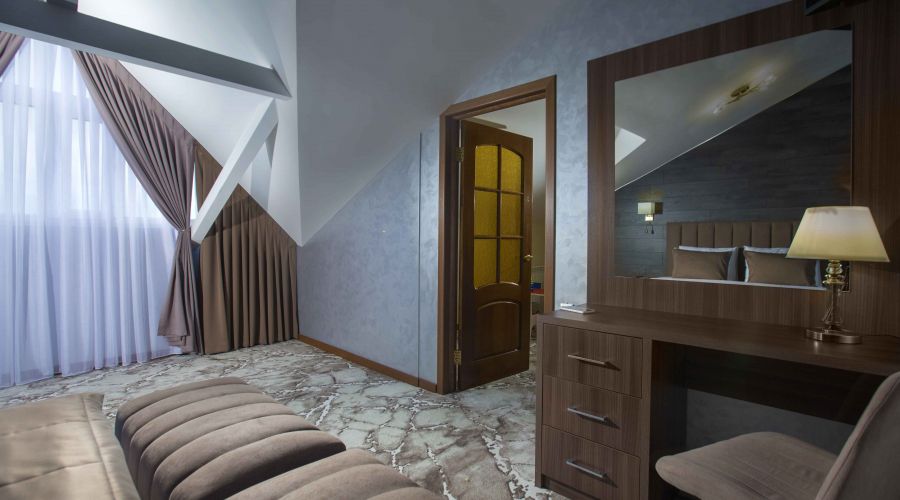 Полулюкс 4-местный 3-комнатный семейный