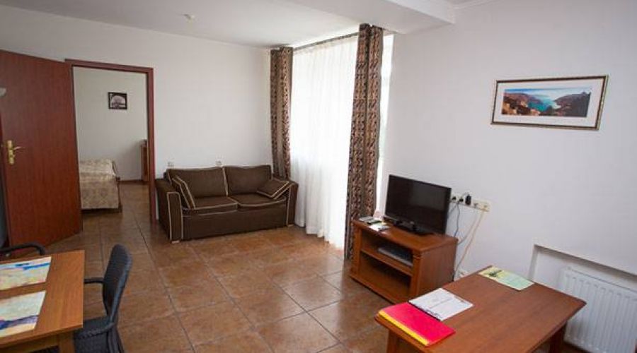 Апартаменты 2-комнатные с балконом (Family Delux)