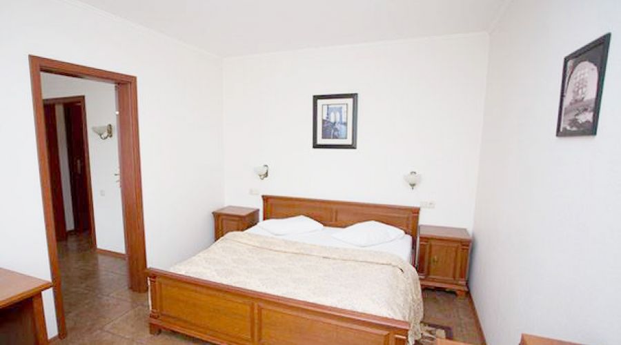 Апартаменты 2-комнатные с балконом (Family Delux)