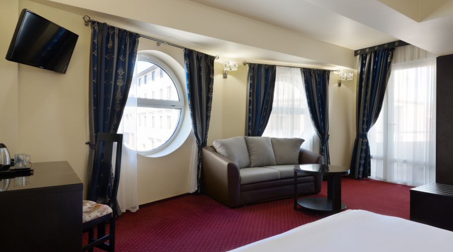 Полулюкс 2-местный 1-комнатный с балконом и видом на море