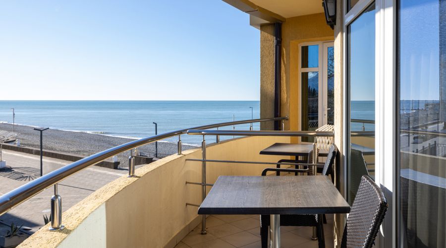 Полулюкс 2-местный 1-комнатный с балконом и видом на море