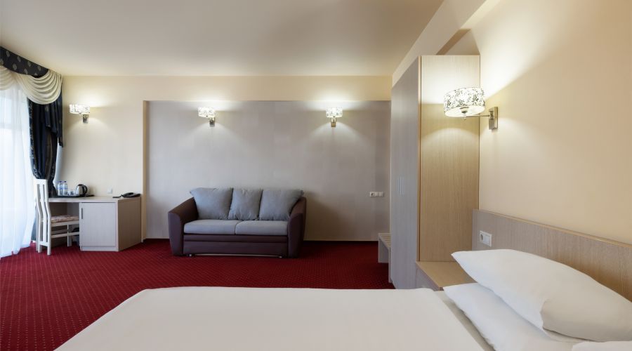 Полулюкс 2-местный 1-комнатный с балконом и видом на море